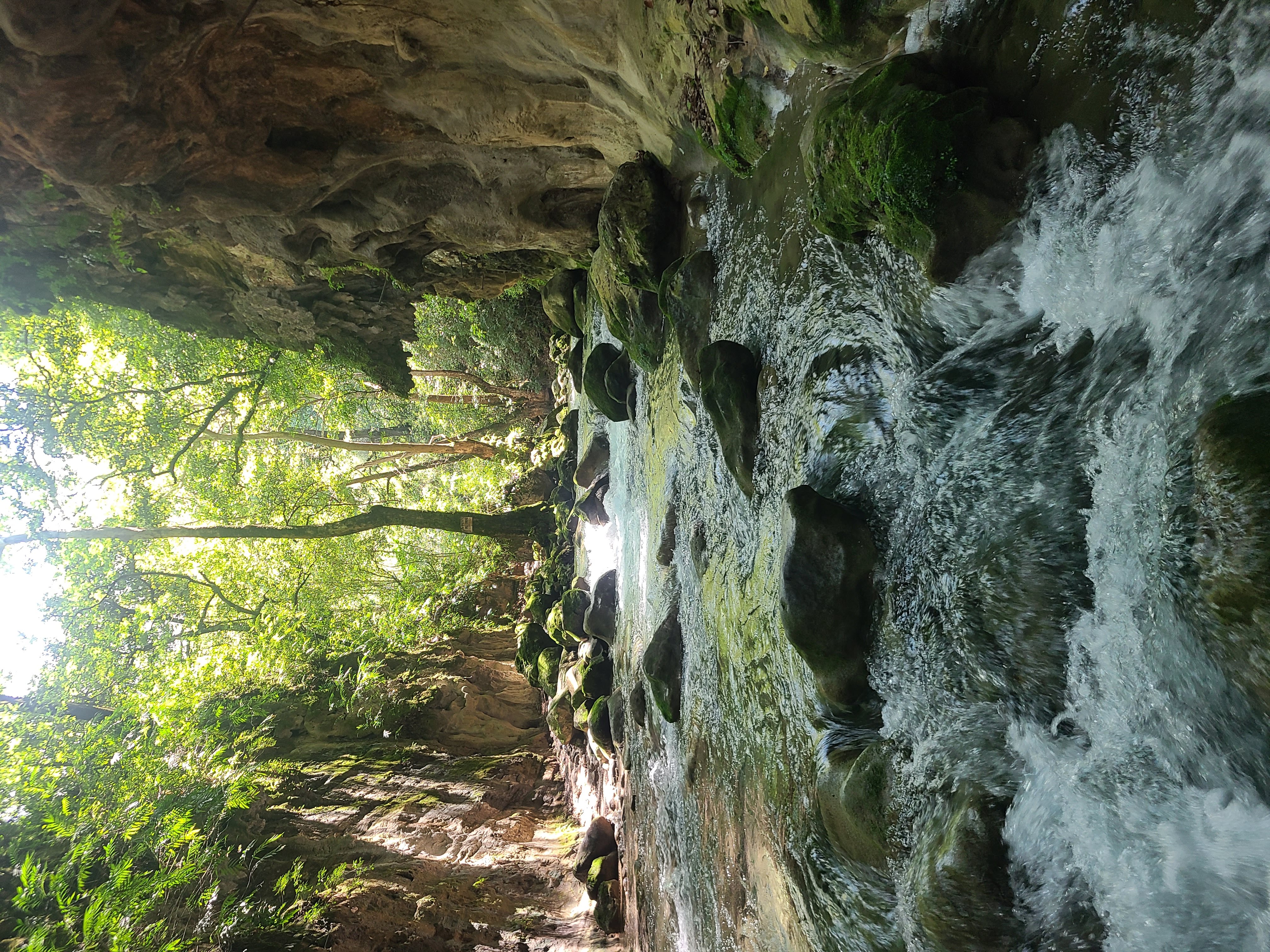 Cascadas y Cañones